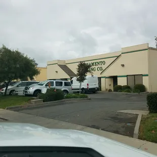 a view of the outside of the building