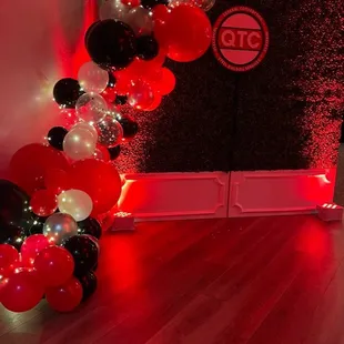 Ivy walls for the entrance from Sac Event Co