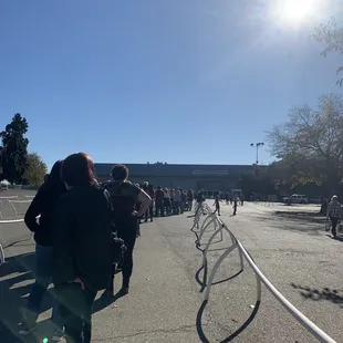 Line to get in (around 2p-Saturday)