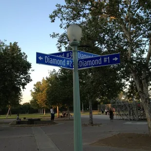 Finally! They got signs telling you where to go!
