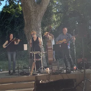 Great performance done with adult musicians.