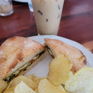 The veggie and pistachio latte