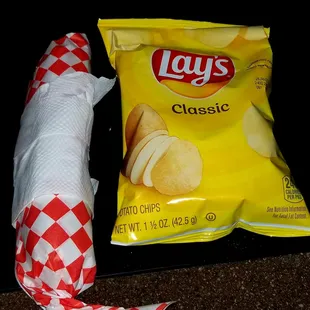 Tasty Dog &amp; Chips = Fantastic Duo!