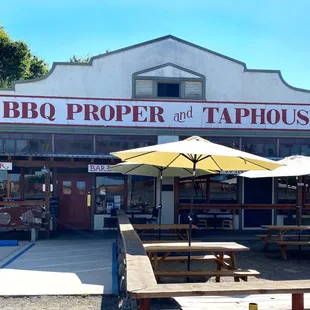 Lunch at historic smokehouse on our A Taste of the Delta tour