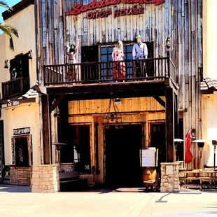 the outside of the restaurant