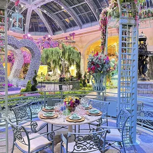 Sadelle's conservatory table