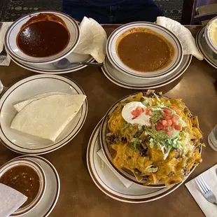 Beef nachos, chili