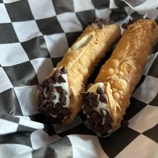 Cannolis