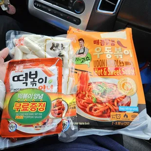 Toppoki and spicy sweet udon