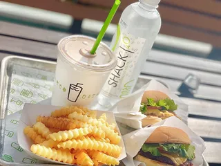 Shake Shack Little Italy