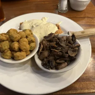 Country Chicken with White Gravy, Okra and Sautéed Muahrooms