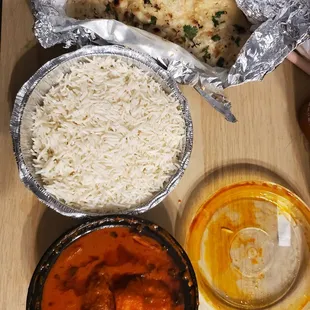 Vindaloo with lamb and garlic naan