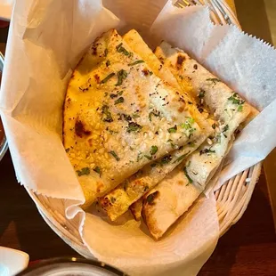 GARLIC NAAN