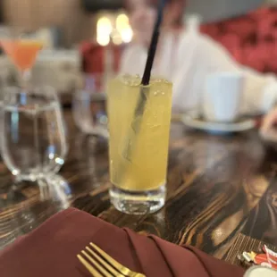 peach green tea lemonade