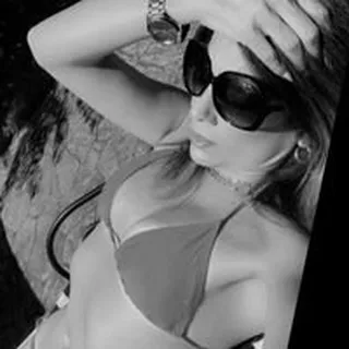Shelly R.