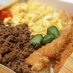 Soboro Don with Ebi Fry