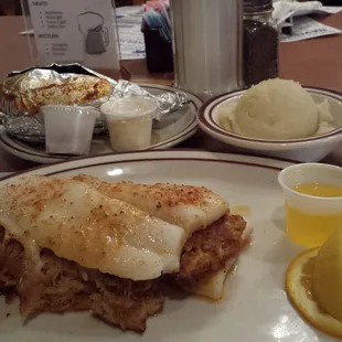 the flounder and shrimp/crab filling. it was tasty!!
