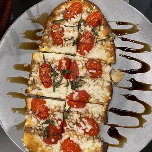 Margherita Flatbread made vegan