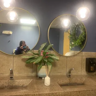 Selfie worthy bathroom