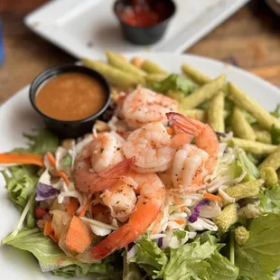 Spring roll salad with shrimp