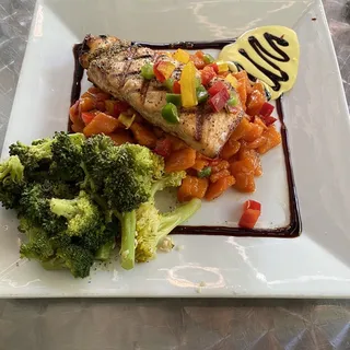 Grilled Salmon Dinner