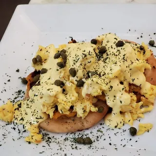 Crab Cakes Benedict Brunch