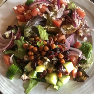 Hummus Mediterranean Toast Plate