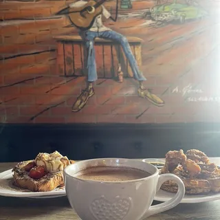 Chocolita's Mocha Latte