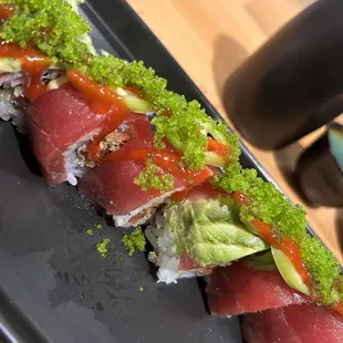 911 roll-- SPICY!!   was excellent!