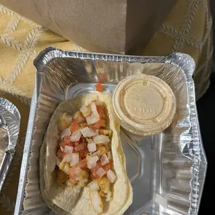 $7 shrimp taco (bought five $7 shrimp and fish tacos that was the only sauce) so mad!