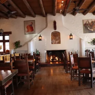 dining room with fireplace