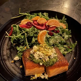 Salmon medallions w/salad