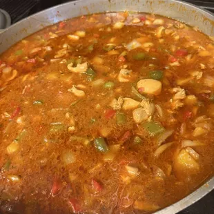 Pollo guisado (chicken stew)  Kitchen action