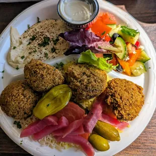 Falafel veg plate