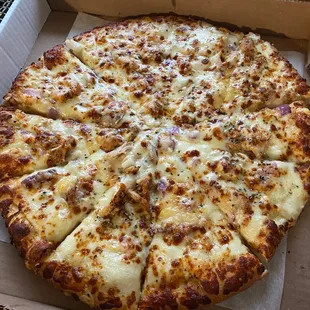 Large Garlic Chicken Pizza