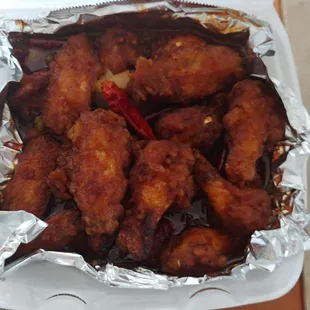 Fried chicken with hot sauce (kanpoongki)