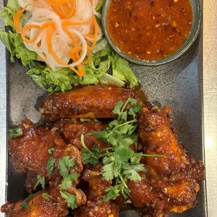 food, fried chicken wings, poultry, bbq wings, chicken wings, fried chicken, bbq chicken, chicken wings and fried chicken, chicken