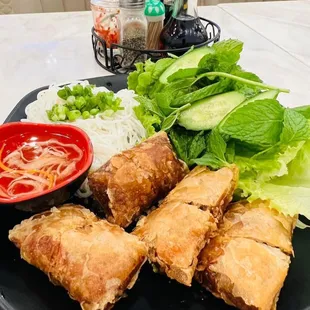 Nem rán cua bể bánh Ram Hà tĩnh đặc biệt gói bằng cua