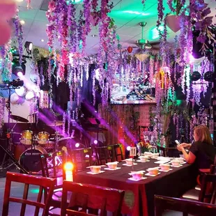 a restaurant decorated for a new year&apos;s eve