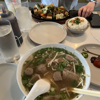 Pho Saigon Alley