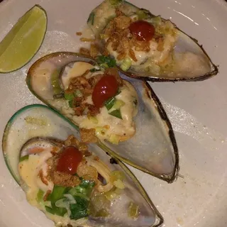 Dynamite Mussels