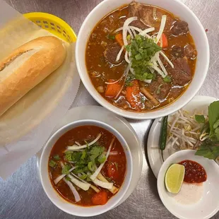 Vietnamese Beef-stew with Noodle or Bread