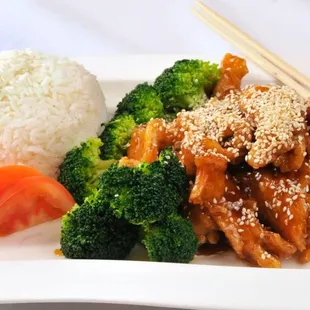 a plate of chicken, broccoli and rice
