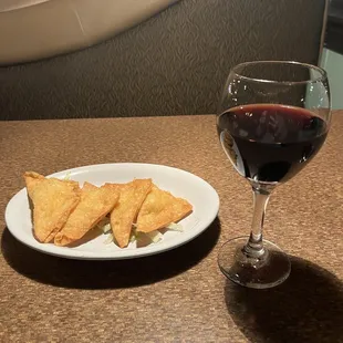 4 Pieces Crab Rangoon, Wine