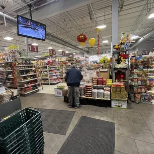 Wide Aisles