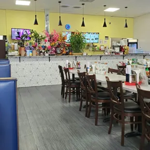 The aroma coming out of this kitchen and into the dining area is amazing!