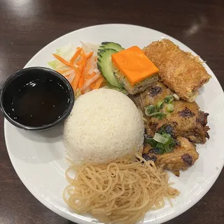 35. Broken Rice with Shredded Pork, BBQ Chicken, Fried Shrimp Cake and Pork Loaf