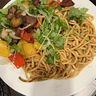 95. Sauteed Filet Mignon Beef with Garlic Noodle