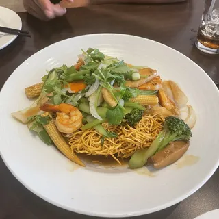 67. Sauteed Chicken, Shrimp, and Mix Vegetables over Crispy Noodle