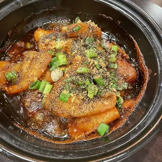 108. Fish Clay Pot